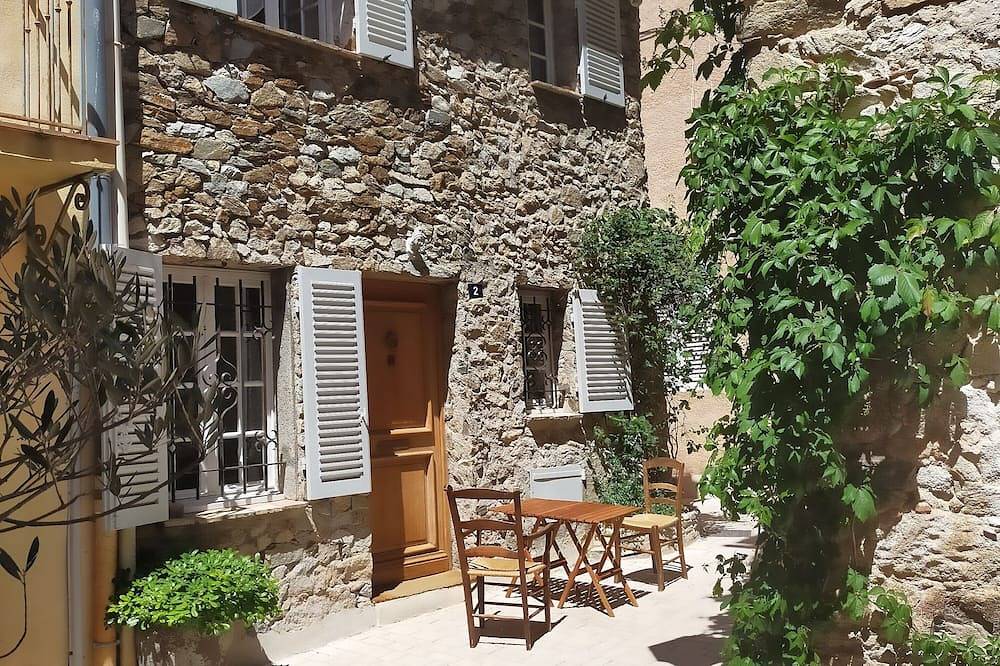 Selten im Herzen von Saint Tropez ein Dorfhaus in Saint-Tropez, Mittelmeerküste (Frankreich)