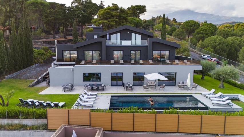 Hôtel pour 3 personnes, avec Balcon et Jacuzzi ainsi que Terrasse et Jardin à Nicolosi - 3