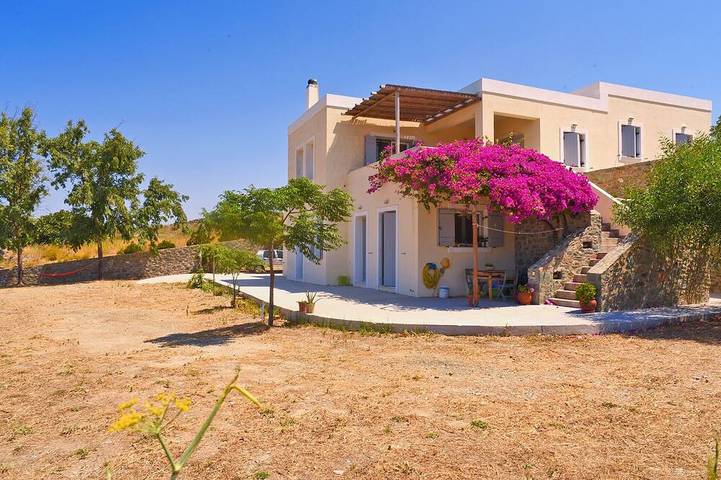 Holiday rental for 6 people, with balcony and garden in Syros
