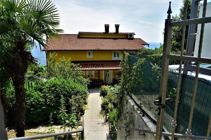 Maison d’hôte pour 4 personnes, avec vue ainsi que terrasse et jardin dans Grad Opatija