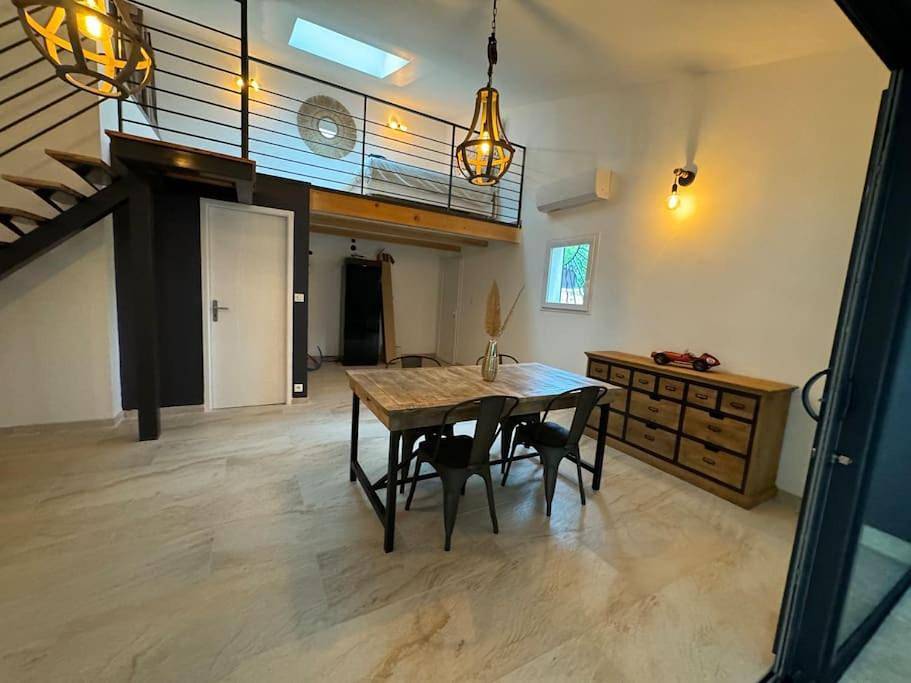 Émotion spa84 Appart piscine intérieur et jacuzzi in Mondragon, Vaucluse