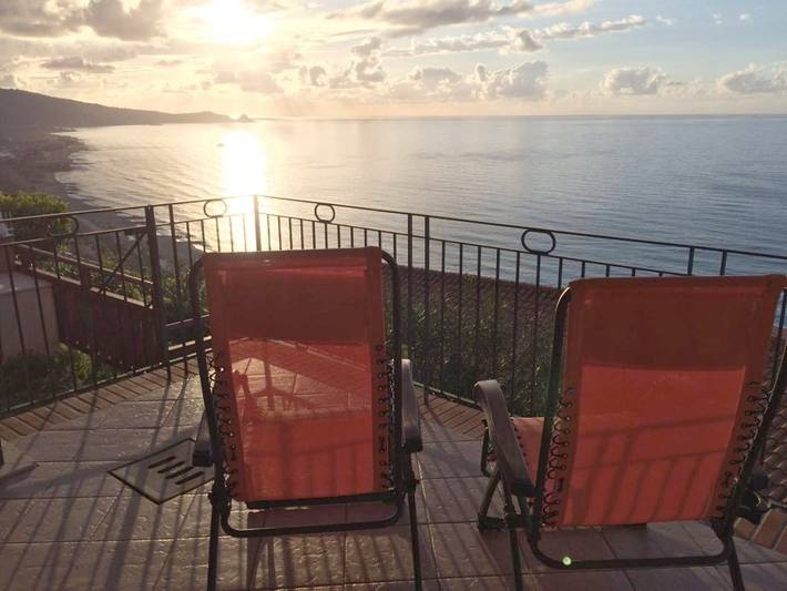 Appartamento per 6 persone, con giardino e panorama, con animali domestici a Piraino