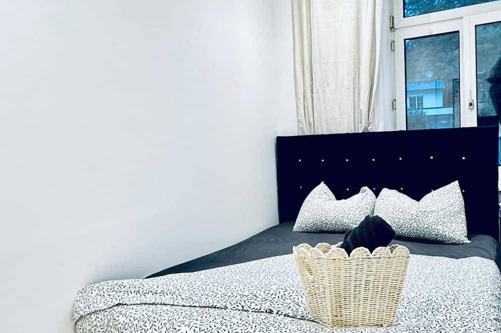 Ganze Wohnung, Affordable Studio with Kitchen & Private Bath – Central Location in Klosterneuburg, Wien-Umgebung