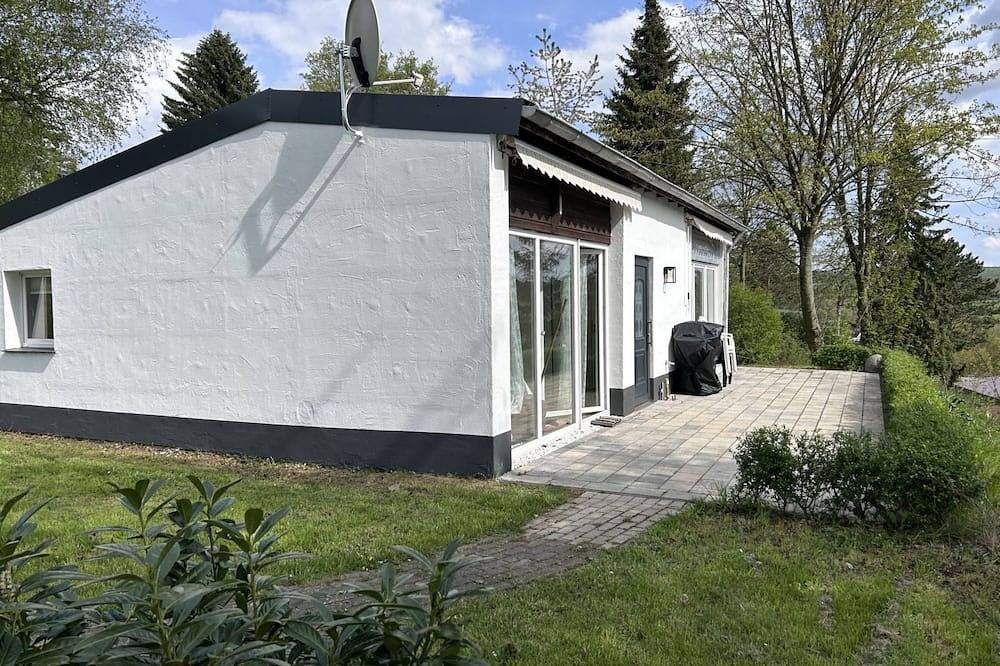 Renoviertes Haus in Husen mit Terrasse und Sauna in Lichtenau, Teutoburger Wald