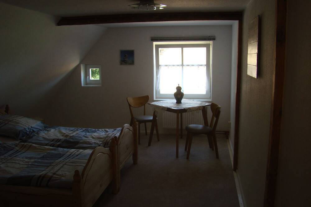 Ganze Wohnung, Ferienwohnung  \"Am alten Hafen\" - Alleinlage - Charakterhaus in Glowe, Nationalpark Jasmund