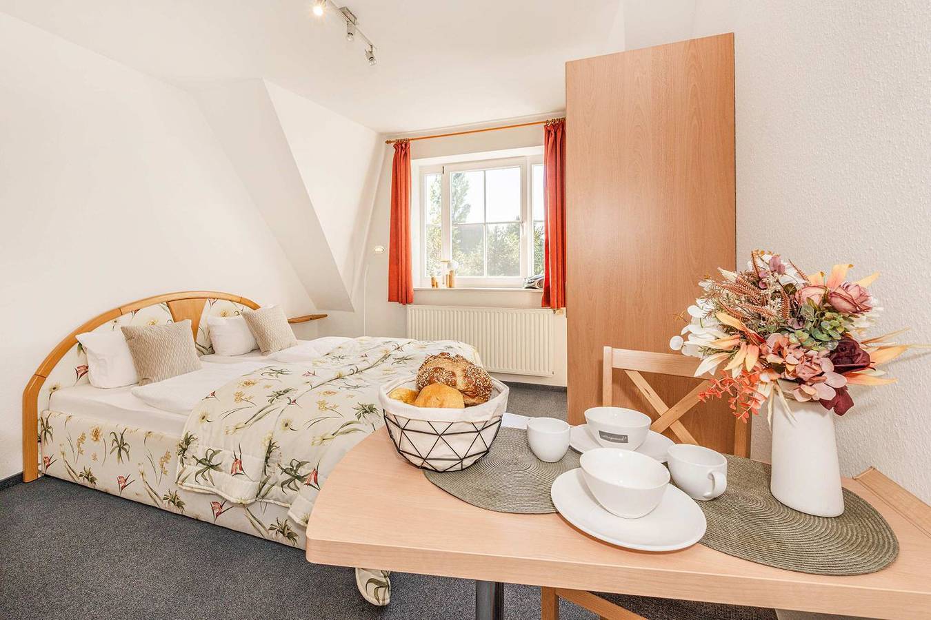 Ganze Wohnung, Charmante Ferienwohnung für zwei mit Sauna & Ruheraum in Loddin, Bernsteinbäder