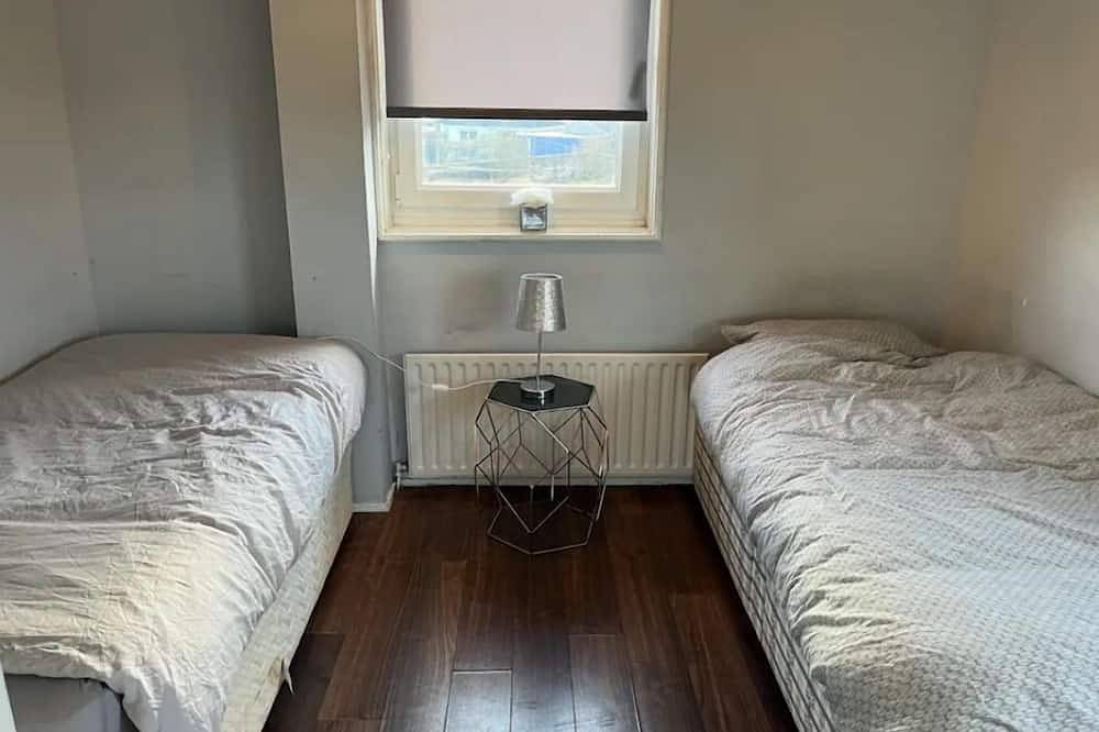 For tradesman contractors,Wifi,parking in Nord Lanarkshire