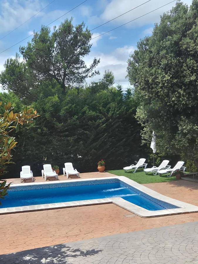 Casa rural para 8 personas, con jardín además de piscina y jacuzzi en Santa Susana - 4