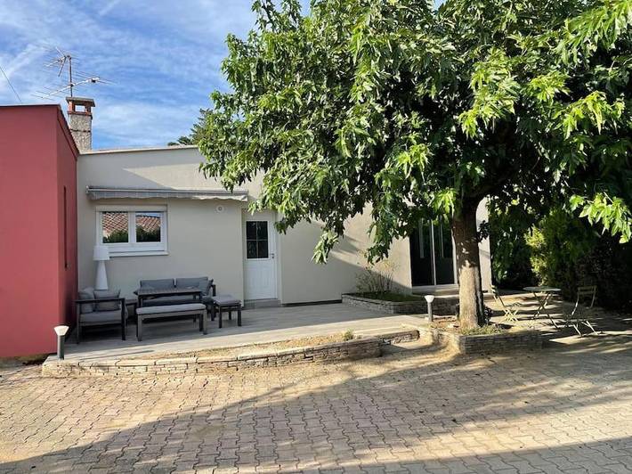 Gîte pour 4 personnes, avec Terrasse et Jardin à Montoison