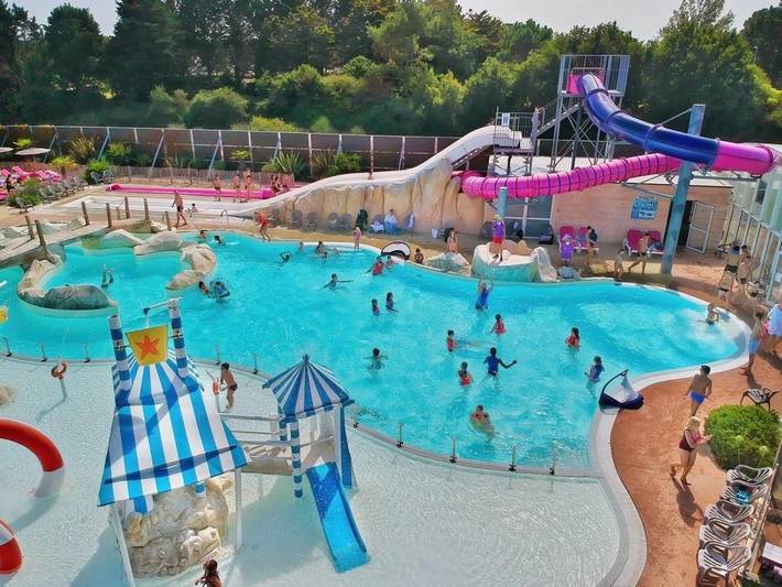 Camping pour 5 personnes, avec bassin pour enfant