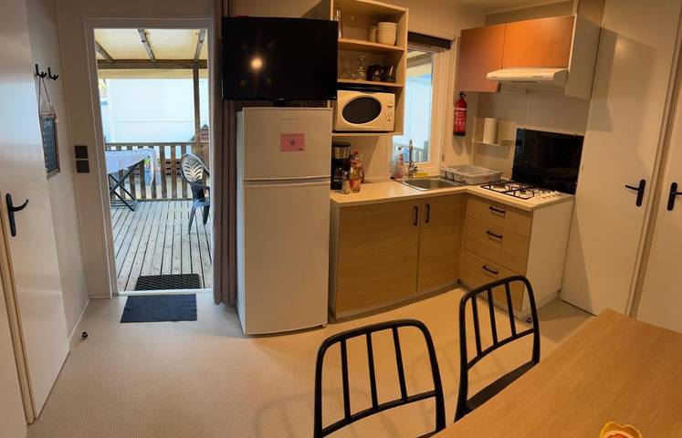 Camping pour 7 personnes, avec Jacuzzi et Terrasse ainsi que Jardin et Piscine à Capbreton - 2