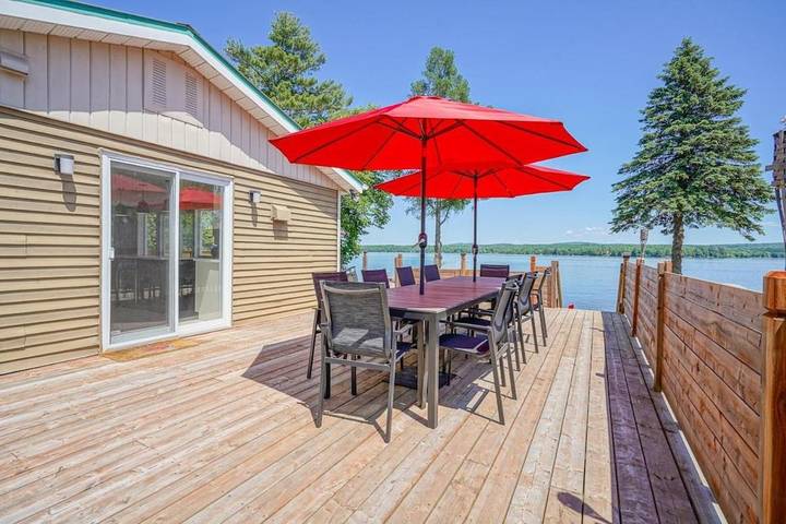 Gîte pour 12 personnes, avec vue sur le lac et jardin, animaux acceptés dans Sherbrooke - 4