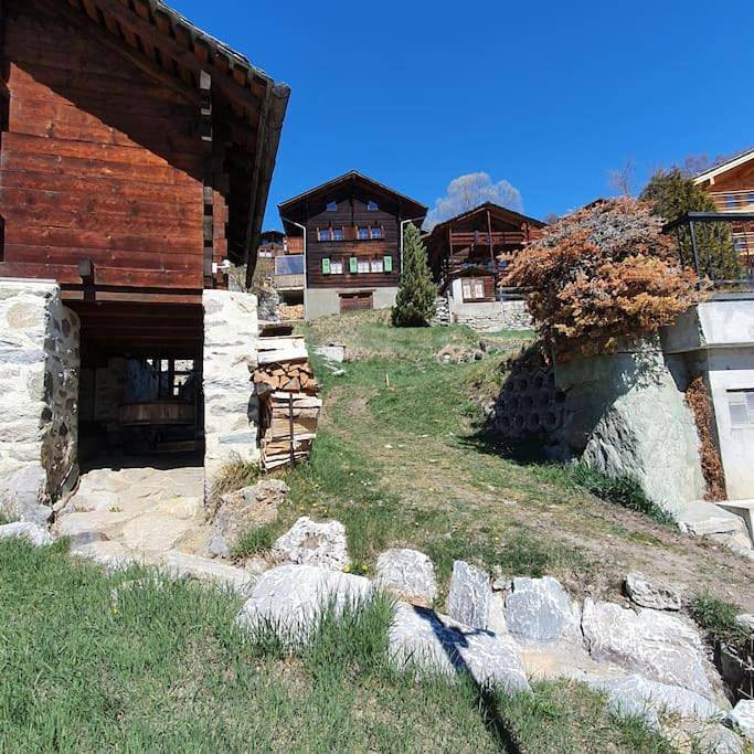 Gîte pour 6 personnes, avec terrasse et vue dans Mase - 3