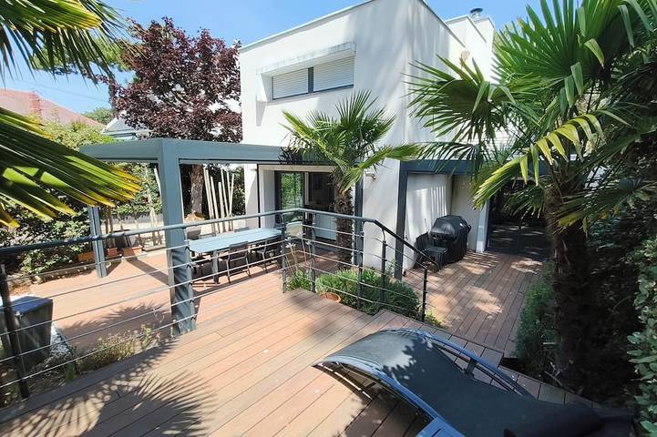Location de vacances pour 8 personnes, avec jardin dans Gare De La Baule Les Pins