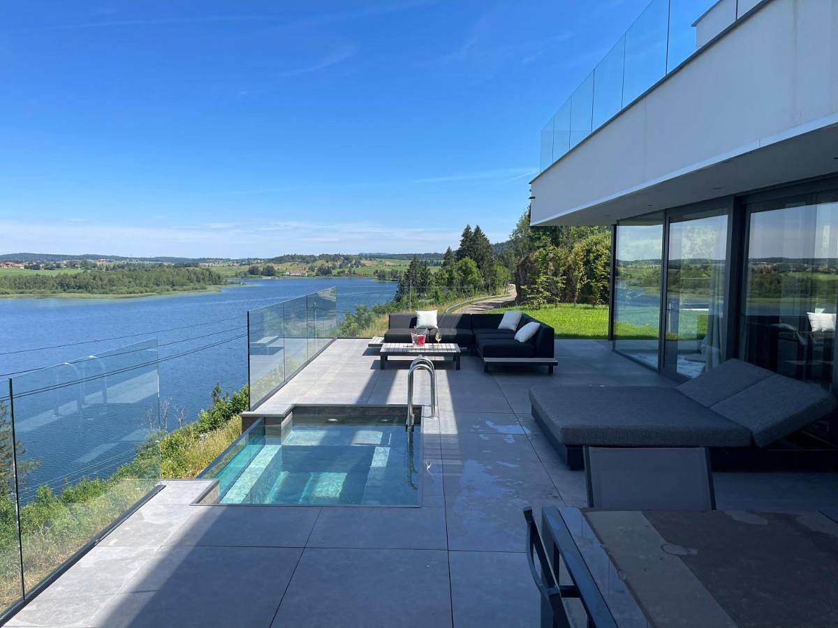 Appartement entier, Le Nordic 4 pers - vue imprenable sur un lac dans le Haut-Jura in Grande-Rivière, Parc naturel régional du Haut-Jura