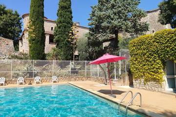 Gîte pour 4 personnes, avec piscine et balcon à Berrias-et-Casteljau