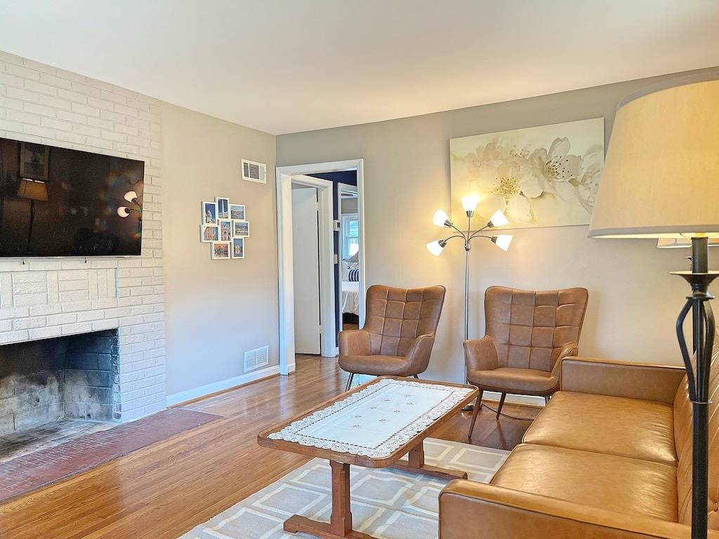 Entire Cozy 3 bedrooms Single Bungalow House in Arlington Near Dc in Arlington (VA), Arlington County