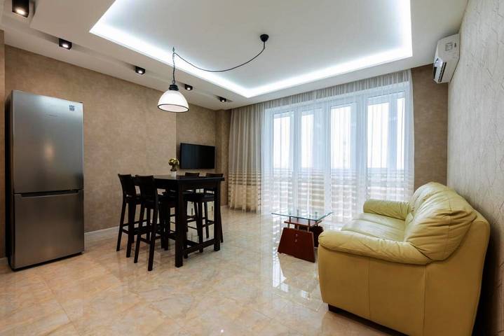 Ferienwohnung für 2 Personen, mit Balkon und Ausblick in Kiew