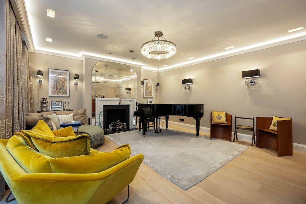 Holiday Rental for 10 People in Kensington and Chelsea, London
