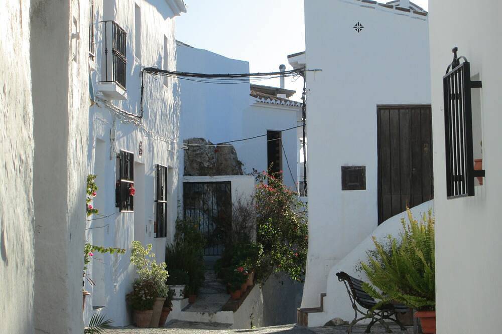 Entire apartment, Attractive apartment with spectacular views in Frigiliana Road, Frigiliana