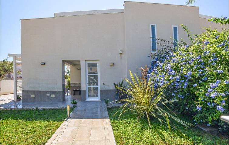 Location de vacances pour 5 personnes, avec jardin et terrasse à Marzamemi - 2