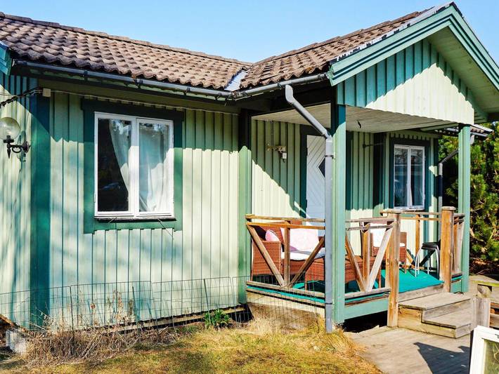 Ferienhaus für 3 Personen, mit Terrasse und Pool in Södermanland