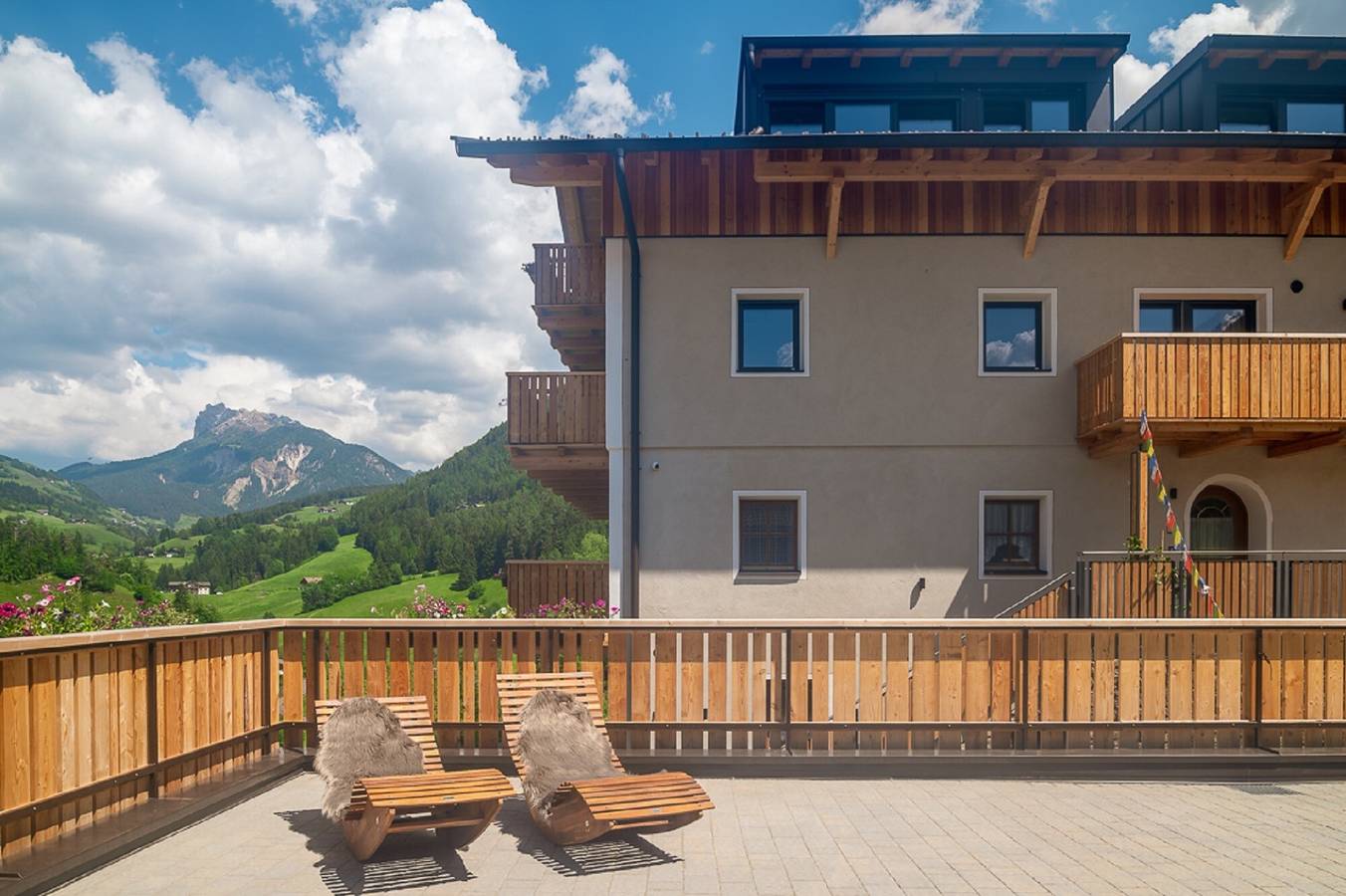 Holiday Apartment "Planerhof Apartment Edelweiss" with Mountain View, Shared Terrace and Wi-Fi in Pardell, Villnöß