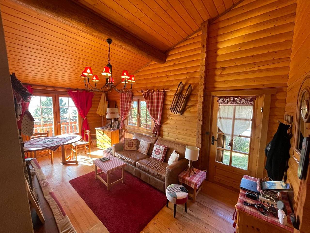 Cozy chalet with fireplace and garage in Les Angles in Les Angles, Parc naturel régional des Pyrénées catalanes