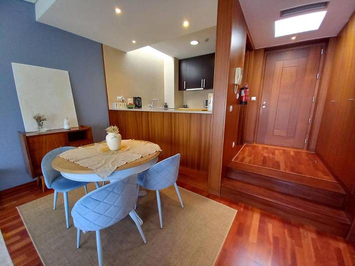 Gîte pour 4 personnes, avec Balcon et Terrasse ainsi que Jardin et Piscine dans Darque