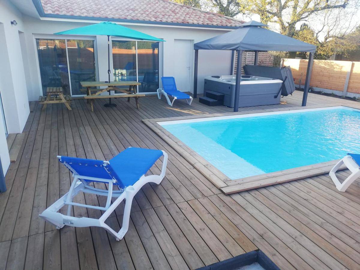 Three-Bedroom Villa in Biganos, Région d'Arcachon