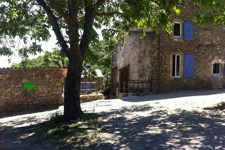 Agriturismo pour 5 personnes, avec jardin à Lasalle