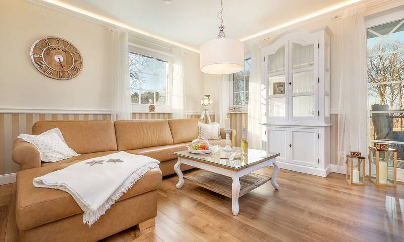 Ganze Wohnung, 5 Sterne Luxus Apartment am Meer mit Kamin, Wellnessbereich und Sauna in Ostseebad Zingst, Zingst