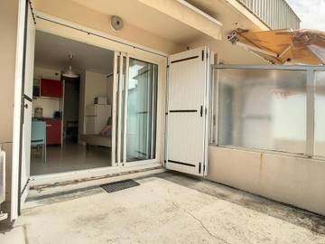 Gîte pour 3 personnes, avec terrasse dans Plage Du Petit Travers Carnon Plage