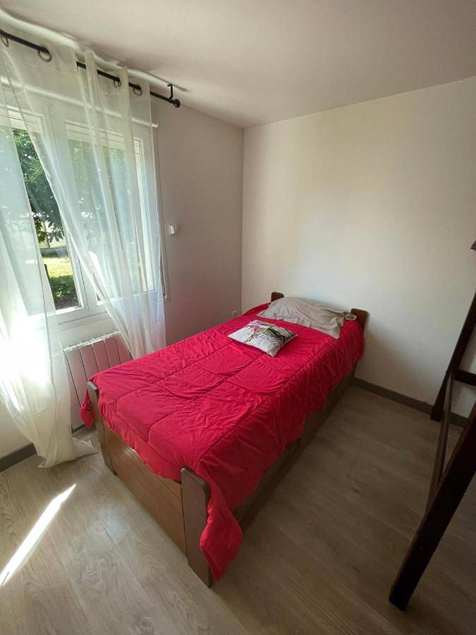 Location de vacances pour 9 personnes, avec Terrasse et Jardin à Salmiech - 2