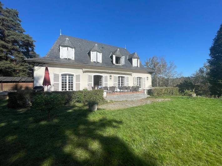 Location de vacances pour 8 personnes, avec vue ainsi que piscine et jardin à Gan - 4