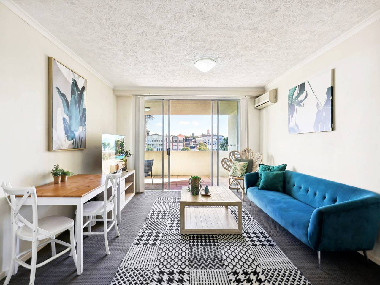 Entire apartment, Inner-City 1-Bed with Pool & Spa in Fortitude Valley, Brisbane