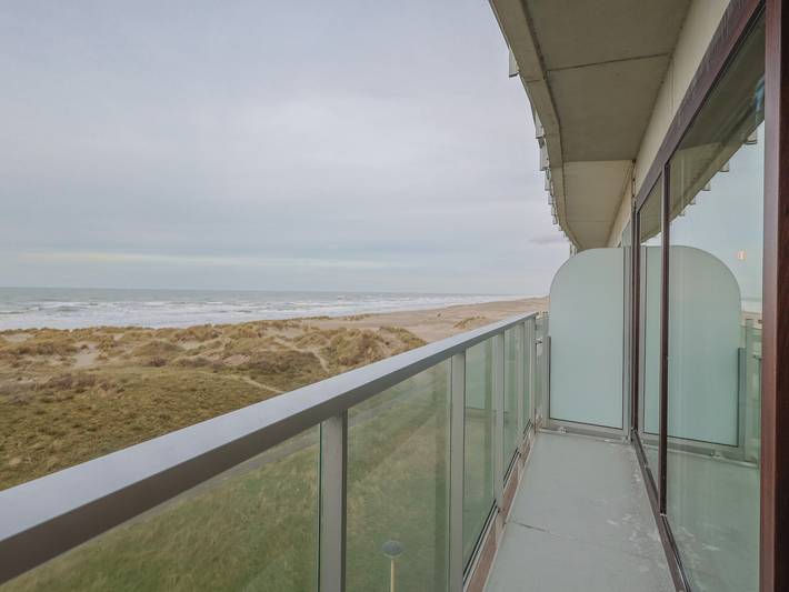 Entire apartment, Studio by the Sea in Belgium with Beach Access in Oostduinkerke-Bad, Koksijde
