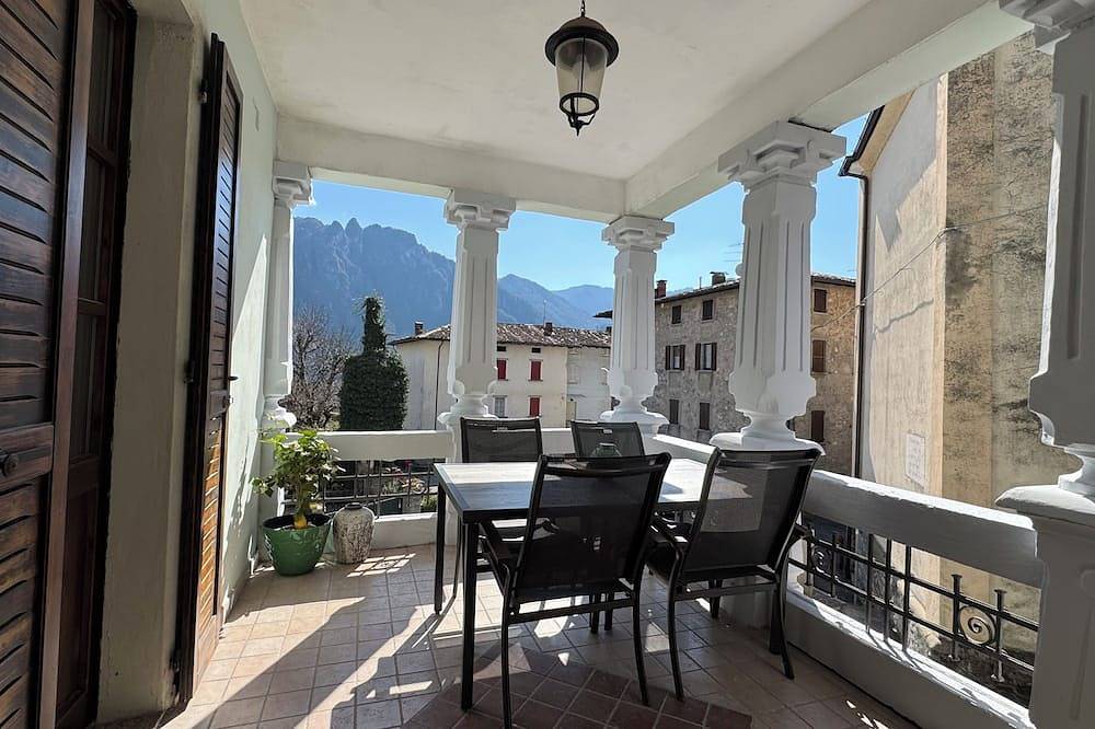 Ganze Wohnung, La Casa del Re, just 400 meters from Lake Idro in Anfo, Gardasee-Berge