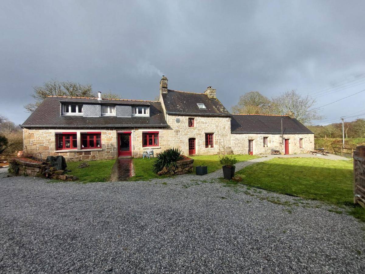 Appartement entier, One-Bedroom House in Rostrenen, Région de Guingamp