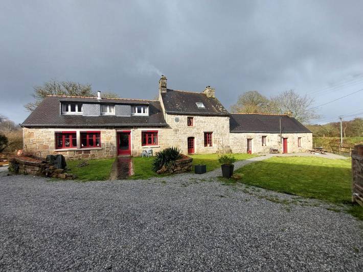 Gîte pour 2 personnes, avec terrasse à Rostrenen - 4