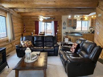 Log Cabin for 6 Guests in Arizona, USA, Picture 3