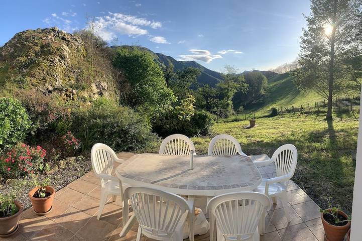 Location de vacances pour 4 personnes, avec Terrasse et Jardin à Ossès