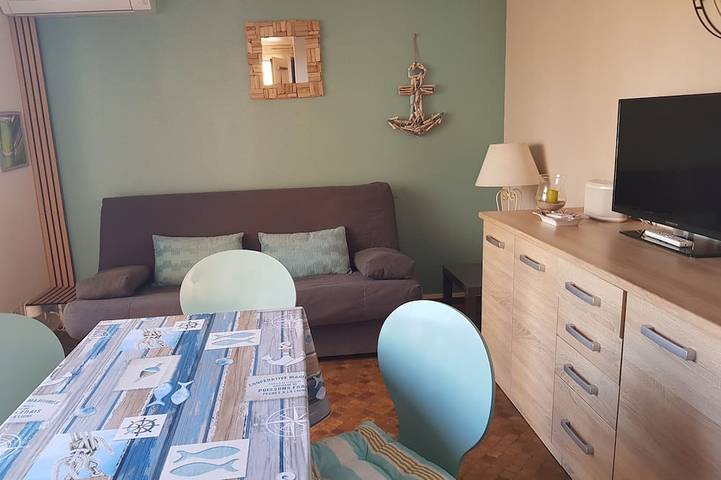 Appartement entier, Appartement Avec Terrasse 
WIFI Clim
 Accee A La Plage A 150 M in Cap d'Agde, Agde