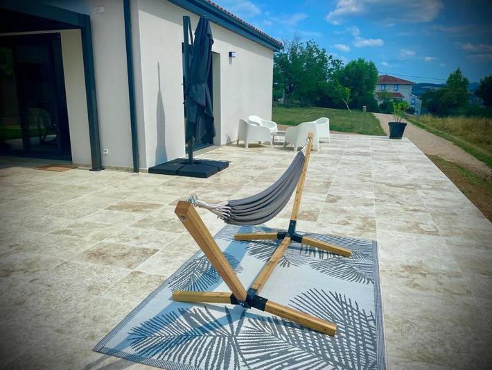 Location de vacances pour 4 personnes, avec vue ainsi que jardin et terrasse à Bretenoux - 2