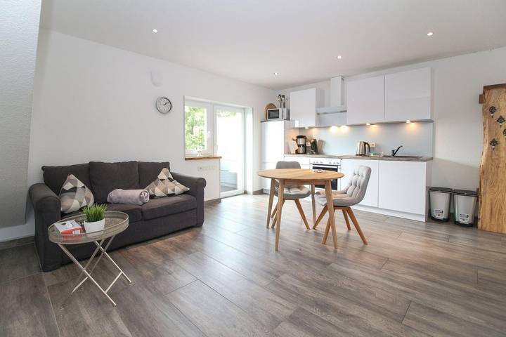 Ferienwohnung für 2 Personen, mit Balkon in Greetsiel, Krummhörn