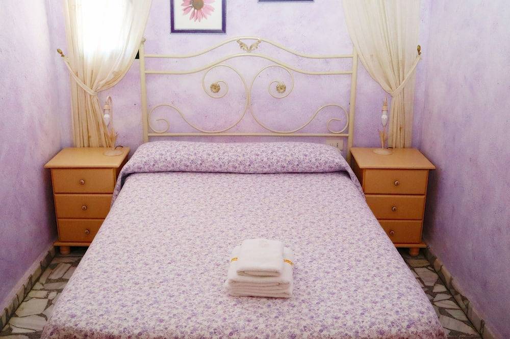 La Higuera, in Valdelaguna, for 10/15 people with Swimming Pool in Valdelaguna, La Alcarria