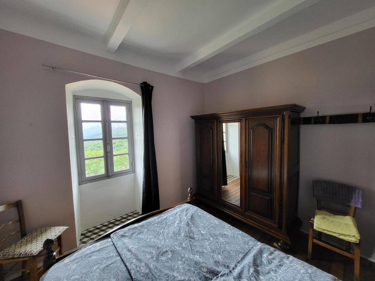 Standard Double Room with Shared Bathroom in Pioggiola, Parc naturel régional de Corse