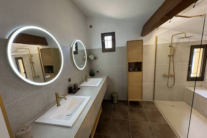 Villa pour 8 personnes, avec Jacuzzi ainsi que Terrasse et Jardin à Toulon - 4