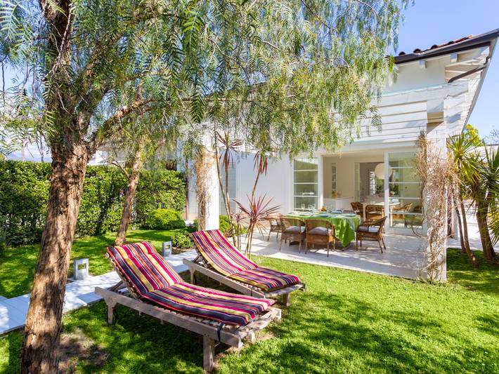 Casa vacanza per 8 persone, con Balcone e Terrazza nonché Giardino a Forte dei Marmi