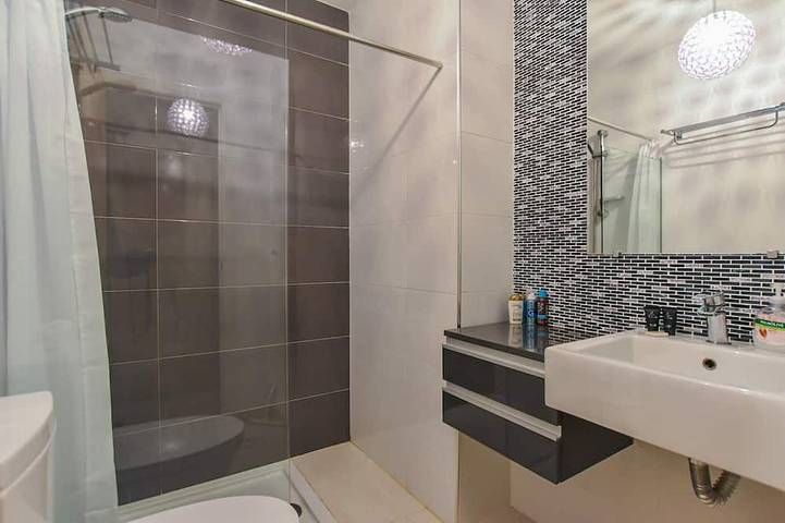 Entire apartment, La Zenia 2 Bed 2 Bath, Solarium, Jaccuzi, Bbq, Beaches, Golf in Colinas de la Zenia, Orihuela